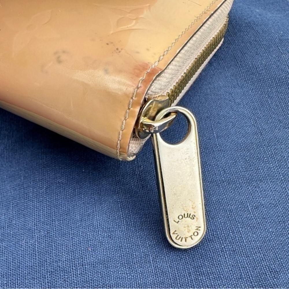 AUTHENTIC Louis Vuitton wallet. Tan. - Picture 13 of 15